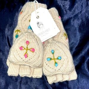 French Knot Cream Knit Mittens with Embroidery
